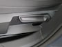 Volkswagen Golf Variant 1.5 eTSI Life Business | Trekhaak | Stoel- en stuurwielverwarming | Adaptieve cruise control | Navigatie | 3-zone airco | CarPlay | Parkeersensoren |