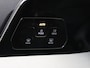 Volkswagen Golf Variant 1.5 eTSI Life Business | Trekhaak | Stoel- en stuurwielverwarming | Adaptieve cruise control | Navigatie | 3-zone airco | CarPlay | Parkeersensoren |
