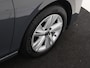 Volkswagen Golf Variant 1.5 eTSI Life Business | Trekhaak | Stoel- en stuurwielverwarming | Adaptieve cruise control | Navigatie | 3-zone airco | CarPlay | Parkeersensoren |