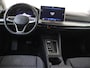 Volkswagen Golf Variant 1.5 eTSI Life Business | Trekhaak | Stoel- en stuurwielverwarming | Adaptieve cruise control | Navigatie | 3-zone airco | CarPlay | Parkeersensoren |