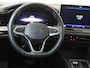 Volkswagen Golf Variant 1.5 eTSI Life Business | Trekhaak | Stoel- en stuurwielverwarming | Adaptieve cruise control | Navigatie | 3-zone airco | CarPlay | Parkeersensoren |
