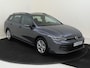 Volkswagen Golf Variant 1.5 eTSI Life Business | Trekhaak | Stoel- en stuurwielverwarming | Adaptieve cruise control | Navigatie | 3-zone airco | CarPlay | Parkeersensoren |