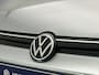 Volkswagen Golf Life Edition 1.5 TSI 115pk Adaptive cruise control, Achteruitrijcamera, Stoelverwarming, App connect, LED koplampen, Parkeersensoren, Airco, DAB, Radio