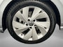 Volkswagen Golf Life Edition 1.5 TSI 115pk Adaptive cruise control, Achteruitrijcamera, Stoelverwarming, App connect, LED koplampen, Parkeersensoren, Airco, DAB, Radio