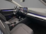Volkswagen Golf Life Edition 1.5 TSI 115pk Adaptive cruise control, Achteruitrijcamera, Stoelverwarming, App connect, LED koplampen, Parkeersensoren, Airco, DAB, Radio