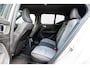 Volvo XC40 1.5 T4 Plug-in Hybrid Plus Bright | PHEV | Achteruitrijcamera | Harman Kardon Audio | Keyless Entry | Elektrische Achterklep | Navigatie | Apple Carplay | Android Auto | Elektrisch Verstelbare Voorstoelen | Stoelverwarming