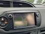 Toyota Yaris 1.0 VVT-i Trend In nederland nieuw geleverde goed onderhouden auto met navigatie,achteruitrijcamera en airco!