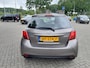 Toyota Yaris 1.0 VVT-i Trend In nederland nieuw geleverde goed onderhouden auto met navigatie,achteruitrijcamera en airco!