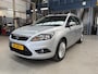 Ford Focus 1.8 16V 125PK Limited | Airco | Trekhaak | Navigatie | LM velgen | Voorruit verwarming | Nieuwe APK | NAP | Rijklaar prijs!