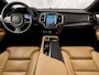 Volvo XC90 2.0 T8 Recharge AWD Plus Bright 7 Persoons 456Pk Automaat (ULTIMATE DARK, PANORAMADAK, LUCHTVERING, BOWERS&WILKINS, ALCANTARA HEMELBEKLEDING, HEAD-UP DISPLY, MEMORY SEATS, 360 CAMERA, STOELVENTILATIE, TREKHAAK, NIEUWSTAAT)