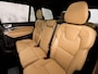 Volvo XC90 2.0 T8 Recharge AWD Plus Bright 7 Persoons 456Pk Automaat (ULTIMATE DARK, PANORAMADAK, LUCHTVERING, BOWERS&WILKINS, ALCANTARA HEMELBEKLEDING, HEAD-UP DISPLY, MEMORY SEATS, 360 CAMERA, STOELVENTILATIE, TREKHAAK, NIEUWSTAAT)