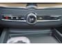 Volvo XC60 T6 Recharge AWD Plus Dark - Panorama/schuifdak - IntelliSafe Assist & Surround - 360º Camera - Harman/Kardon audio - Adaptieve LED koplampen - Verwarmde voorstoelen, stuur & achterbank - Parkeersensoren voor & achter - Elektr. bedienb. voorstoelen met geheugen - Head up display - Draadloze tel. lader - Extra getint glas - 19' LMV