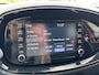 Toyota Aygo X 1.0 VVT-i MT Envy met 15.515 km | Clima | Two tone lak | LM Velgen | Camera | Keyless | St