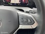 Volkswagen Golf Variant 1.0 eTSI Life Automaat als nieuw 2023 1e Eigenaar | PDC V+A | Navigatie | ACC | LED | LM V