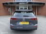 Volkswagen Golf Variant 1.0 eTSI Life Automaat als nieuw 2023 1e Eigenaar | PDC V+A | Navigatie | ACC | LED | LM V