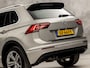 Volkswagen Tiguan 1.4 TSI 4Motion R-Line Sport 150Pk Automaat (VIRTUAL COCKPIT, APPLE CARPLAY, GROOT NAVI, 360 CAMERA, ALCANTARA, KEYLESS, SPORTSTOELEN, STOELVERWARMING, GETINT GLAS, ELEK ACHTERKLEP, NIEUWSTAAT)