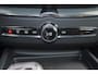 Volvo XC60 T8 Recharge AWD Plus Black Edition - Luchtvering - Panorama/schuifdak - IntelliSafe Assist & Surround - 360º Camera - Harman/Kardon audio - Adaptieve LED koplampen - Verwarmde voorstoelen, stuur & achterbank - Parkeersensoren voor & achter - Elektr. bedienb. voorstoelen met geheugen - Head up display - Draadloze tel. lader - Extra getint glas - Inklapbare trekhaak - 21' LMV