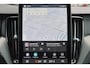 Volvo XC60 T8 Recharge AWD Plus Black Edition - Luchtvering - Panorama/schuifdak - IntelliSafe Assist & Surround - 360º Camera - Harman/Kardon audio - Adaptieve LED koplampen - Verwarmde voorstoelen, stuur & achterbank - Parkeersensoren voor & achter - Elektr. bedienb. voorstoelen met geheugen - Head up display - Draadloze tel. lader - Extra getint glas - Inklapbare trekhaak - 21' LMV
