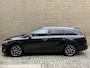 Kia Ceed Sportswagon 1.6 GDI PHEV ExecutiveLine | Facelift | Lederen bekleding | Adaptieve cruise | Navigatie | Camera | Stoelverwarming voor&achter | Stoelkoeling | Apple CarPlay | LED | DAB | Keyless entry&start | 17 inch velgen | Dodehoekdectectie | Elektrische achterklep | Volledig dealeronderhouden