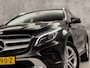 Mercedes-Benz GLA 180 Sport Automaat (GROOT NAVI, LEDER, STOELVERWARMING, SPORTSTOELEN, ZWART HEMEL, CRUISE, NIEUWE APK, NIEUWSTAAT)