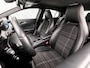 Mercedes-Benz GLA 180 Sport Automaat (GROOT NAVI, LEDER, STOELVERWARMING, SPORTSTOELEN, ZWART HEMEL, CRUISE, NIEUWE APK, NIEUWSTAAT)