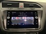 Volkswagen Tiguan 1.5 TSI R-Line Business+ | Panoramdak | Trekhaak | Dodehoek Detectie | Achteruitrijcamera | Stoel- en stuurverwarming