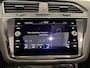 Volkswagen Tiguan 1.5 TSI R-Line Business+ | Panoramdak | Trekhaak | Dodehoek Detectie | Achteruitrijcamera | Stoel- en stuurverwarming