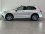 Volkswagen Tiguan 1.5 TSI R-Line Business+ | Panoramdak | Trekhaak | Dodehoek Detectie | Achteruitrijcamera | Stoel- en stuurverwarming