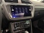 Volkswagen Tiguan 1.5 TSI R-Line Business+ | Panoramdak | Trekhaak | Dodehoek Detectie | Achteruitrijcamera | Stoel- en stuurverwarming
