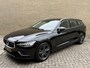 Volvo V60 2.0 T6 Recharge 340pk AWD Long Range | Inscription | Trekhaak wegklapbaar | Lederen bekleding | Camera | Navigatie | Stoelverwarming | Apple CarPlay | Adaptieve cruise | Lane assist | 18 inch velgen | Full-LED | Elektrische achterklep | Dealeronderhouden