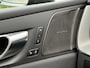 Volvo XC60 2.0 T6 Plug-in hybrid AWD Plus Black Edition | Pano | Pilot Assit | Memory | H/K Audio | 21 inch