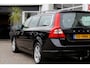Volvo V70 1.6 T4 Momentum*Perfect Onderh.*NL-Auto*Trekhaak/Navi/Leder/Cruise-Control/Climate-Control/Parkeersens.*