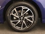 Toyota Yaris 1.5 Hybrid Dynamic - ORIGINEEL NEDERLANDSE AUTO - TREKHAAK (450KG TREKGEWICHT) - AUTOMATISCHE AIRCO - ACHTERUITRIJCAMERA - PARKEERSENSOREN ACHTER - KEYLESS ENTRY/START - LED KOPLAMPEN - APPLE CARPLAY/ANDROID AUTO