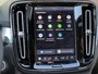 Volvo XC40 2.0 B4 Plus Dark Mild hybrid, Automaat, Panoramadak, Stoel- en stuurverwarming, Park assist voor- en achter, Parkeercamera,