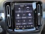 Volvo XC40 2.0 B4 Plus Dark Mild hybrid, Automaat, Panoramadak, Stoel- en stuurverwarming, Park assist voor- en achter, Parkeercamera,