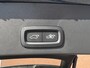 Volvo XC40 2.0 B4 Plus Dark Mild hybrid, Automaat, Panoramadak, Stoel- en stuurverwarming, Park assist voor- en achter, Parkeercamera,