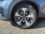 Volvo XC40 2.0 B4 Plus Dark Mild hybrid, Automaat, Panoramadak, Stoel- en stuurverwarming, Park assist voor- en achter, Parkeercamera,