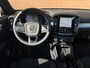 Volvo XC40 2.0 B4 Plus Dark Mild hybrid, Automaat, Panoramadak, Stoel- en stuurverwarming, Park assist voor- en achter, Parkeercamera,