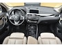 BMW X1 sDrive20i Centennial High Executive * Head-up * Sportstoelen * Trekhaak * LED * Sfeerverlichting *