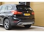 BMW X1 sDrive20i Centennial High Executive * Head-up * Sportstoelen * Trekhaak * LED * Sfeerverlichting *