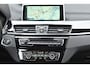BMW X1 sDrive20i Centennial High Executive * Head-up * Sportstoelen * Trekhaak * LED * Sfeerverlichting *