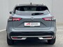 Nissan Qashqai 1.3 MHEV Xtronic Tekna Plus / Fabrieksgarantie tot 10-2028 / Panorama dak / HUD / BOSE audio / Leder / Stuur- en stoelverwarming / 1.800 kg trekgewicht / Navigatie / Apple Carplay Android / 20" LM wielen & All Season banden /
