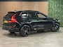 Volvo XC60 T6 AWD Recharge Plus Black Edition | Trekhaak | 360° Camera | Harman Kardon | Adaptieve Cruise Control | Stoelverwarming voor+achter | Stuurwielverwarming | Schuifdak | Full LED Meesturende koplampen | Pilot Assist | BLIS Dode Hoek Detectie | Elektrische voorstoelen geheugen | R-Design Contour stoelen met wit stiksel en bies | Zitting verlenging voorstoelen | 21 Inch | Google Infotainment | Keyless Drive | Elektrisch bedienbare achterklep | DAB Radio | Apple Carplay/Android Auto | Alarm Klasse III | Draadloos telefoon opladen | Volvo On Call met mobiele App functie | Onyx Black Metallic |