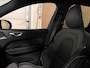 Volvo XC60 T6 AWD Recharge Plus Black Edition | Trekhaak | 360° Camera | Harman Kardon | Adaptieve Cruise Control | Stoelverwarming voor+achter | Stuurwielverwarming | Schuifdak | Full LED Meesturende koplampen | Pilot Assist | BLIS Dode Hoek Detectie | Elektrische voorstoelen geheugen | R-Design Contour stoelen met wit stiksel en bies | Zitting verlenging voorstoelen | 21 Inch | Google Infotainment | Keyless Drive | Elektrisch bedienbare achterklep | DAB Radio | Apple Carplay/Android Auto | Alarm Klasse III | Draadloos telefoon opladen | Volvo On Call met mobiele App functie | Onyx Black Metallic |