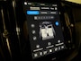 Volvo XC60 T6 AWD Recharge Plus Black Edition | Trekhaak | 360° Camera | Harman Kardon | Adaptieve Cruise Control | Stoelverwarming voor+achter | Stuurwielverwarming | Schuifdak | Full LED Meesturende koplampen | Pilot Assist | BLIS Dode Hoek Detectie | Elektrische voorstoelen geheugen | R-Design Contour stoelen met wit stiksel en bies | Zitting verlenging voorstoelen | 21 Inch | Google Infotainment | Keyless Drive | Elektrisch bedienbare achterklep | DAB Radio | Apple Carplay/Android Auto | Alarm Klasse III | Draadloos telefoon opladen | Volvo On Call met mobiele App functie | Onyx Black Metallic |