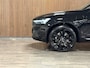 Volvo XC60 T6 AWD Recharge Plus Black Edition | Trekhaak | 360° Camera | Harman Kardon | Adaptieve Cruise Control | Stoelverwarming voor+achter | Stuurwielverwarming | Schuifdak | Full LED Meesturende koplampen | Pilot Assist | BLIS Dode Hoek Detectie | Elektrische voorstoelen geheugen | R-Design Contour stoelen met wit stiksel en bies | Zitting verlenging voorstoelen | 21 Inch | Google Infotainment | Keyless Drive | Elektrisch bedienbare achterklep | DAB Radio | Apple Carplay/Android Auto | Alarm Klasse III | Draadloos telefoon opladen | Volvo On Call met mobiele App functie | Onyx Black Metallic |