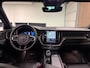 Volvo XC60 T6 AWD Recharge Plus Black Edition | Trekhaak | 360° Camera | Harman Kardon | Adaptieve Cruise Control | Stoelverwarming voor+achter | Stuurwielverwarming | Schuifdak | Full LED Meesturende koplampen | Pilot Assist | BLIS Dode Hoek Detectie | Elektrische voorstoelen geheugen | R-Design Contour stoelen met wit stiksel en bies | Zitting verlenging voorstoelen | 21 Inch | Google Infotainment | Keyless Drive | Elektrisch bedienbare achterklep | DAB Radio | Apple Carplay/Android Auto | Alarm Klasse III | Draadloos telefoon opladen | Volvo On Call met mobiele App functie | Onyx Black Metallic |