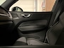 Volvo XC60 T6 AWD Recharge Plus Black Edition | Trekhaak | 360° Camera | Harman Kardon | Adaptieve Cruise Control | Stoelverwarming voor+achter | Stuurwielverwarming | Schuifdak | Full LED Meesturende koplampen | Pilot Assist | BLIS Dode Hoek Detectie | Elektrische voorstoelen geheugen | R-Design Contour stoelen met wit stiksel en bies | Zitting verlenging voorstoelen | 21 Inch | Google Infotainment | Keyless Drive | Elektrisch bedienbare achterklep | DAB Radio | Apple Carplay/Android Auto | Alarm Klasse III | Draadloos telefoon opladen | Volvo On Call met mobiele App functie | Onyx Black Metallic |