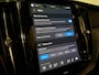 Volvo XC60 T6 AWD Recharge Plus Black Edition | Trekhaak | 360° Camera | Harman Kardon | Adaptieve Cruise Control | Stoelverwarming voor+achter | Stuurwielverwarming | Schuifdak | Full LED Meesturende koplampen | Pilot Assist | BLIS Dode Hoek Detectie | Elektrische voorstoelen geheugen | R-Design Contour stoelen met wit stiksel en bies | Zitting verlenging voorstoelen | 21 Inch | Google Infotainment | Keyless Drive | Elektrisch bedienbare achterklep | DAB Radio | Apple Carplay/Android Auto | Alarm Klasse III | Draadloos telefoon opladen | Volvo On Call met mobiele App functie | Onyx Black Metallic |
