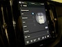 Volvo XC60 T6 AWD Recharge Plus Black Edition | Trekhaak | 360° Camera | Harman Kardon | Adaptieve Cruise Control | Stoelverwarming voor+achter | Stuurwielverwarming | Schuifdak | Full LED Meesturende koplampen | Pilot Assist | BLIS Dode Hoek Detectie | Elektrische voorstoelen geheugen | R-Design Contour stoelen met wit stiksel en bies | Zitting verlenging voorstoelen | 21 Inch | Google Infotainment | Keyless Drive | Elektrisch bedienbare achterklep | DAB Radio | Apple Carplay/Android Auto | Alarm Klasse III | Draadloos telefoon opladen | Volvo On Call met mobiele App functie | Onyx Black Metallic |